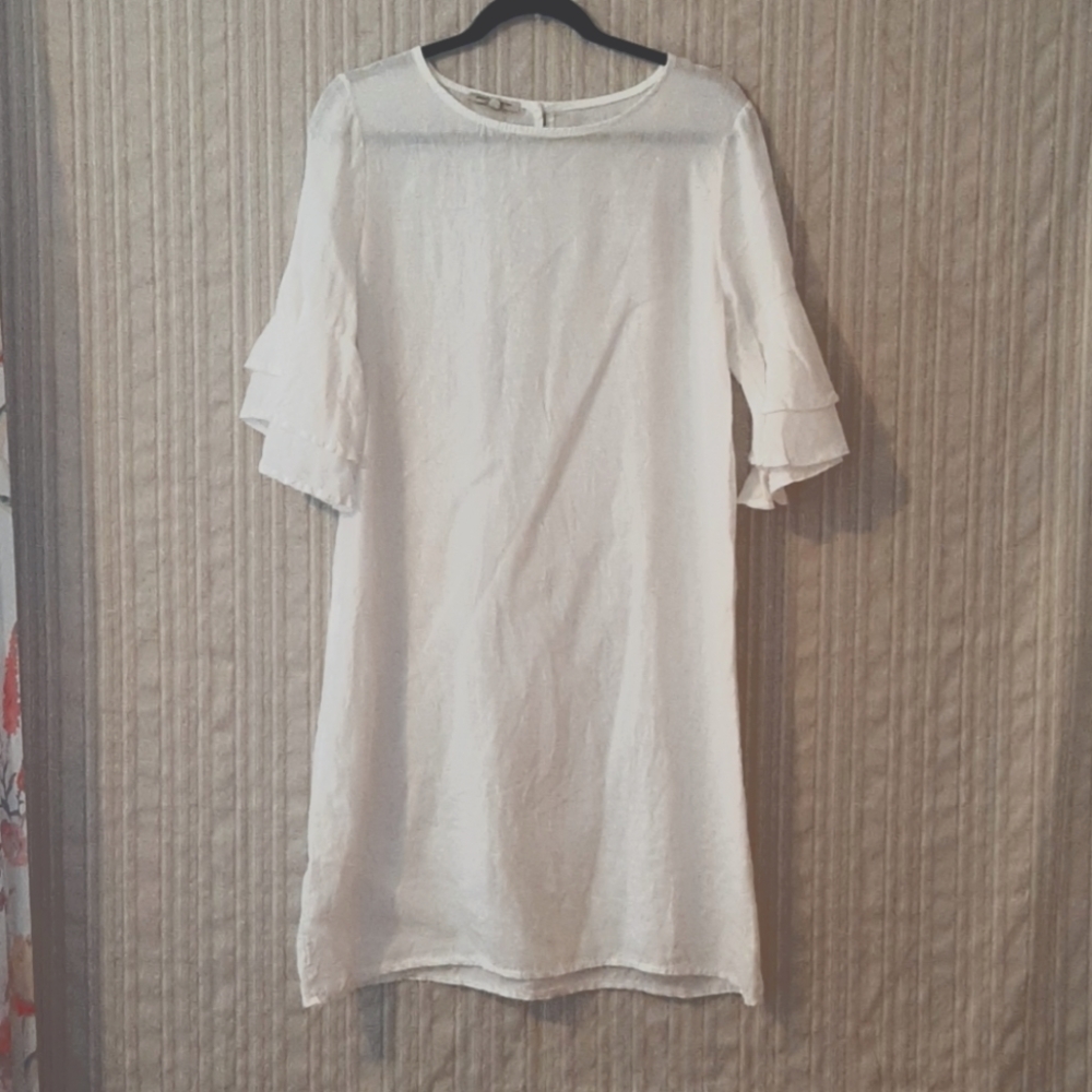 White linen shift dress with ruffle sleeves size M